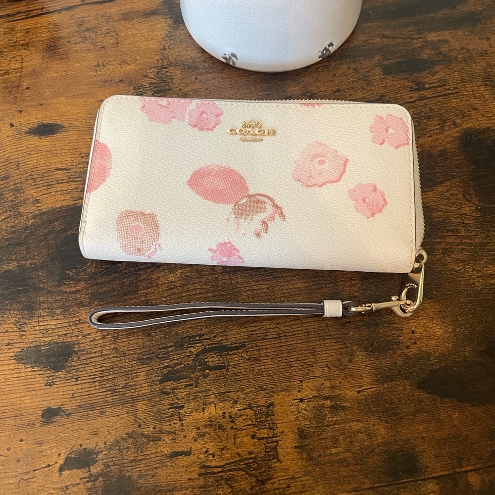 Coach White and Pink Floral Wristlet - Picture 3 of 13